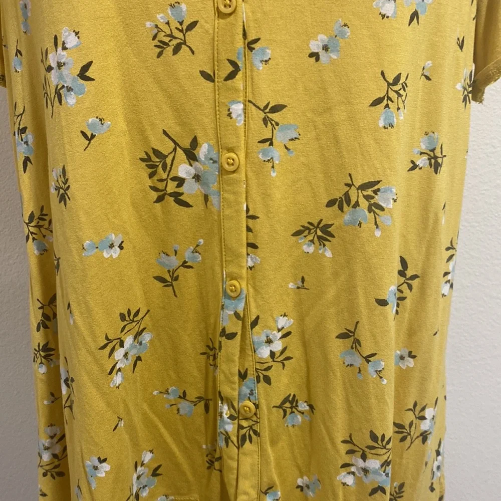 OLD NAVY FLORAL TOP - Picture 4 of 7